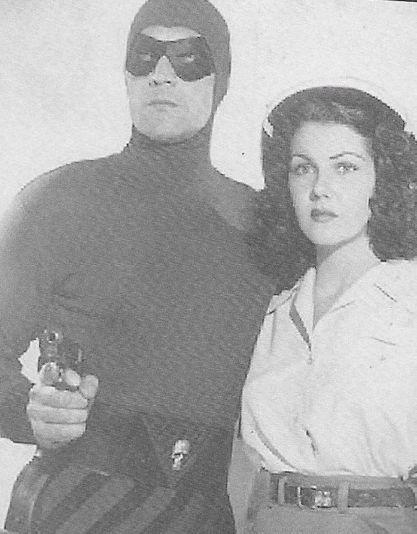 Jeanne Bates and Tom Tyler in The Phantom (1943)