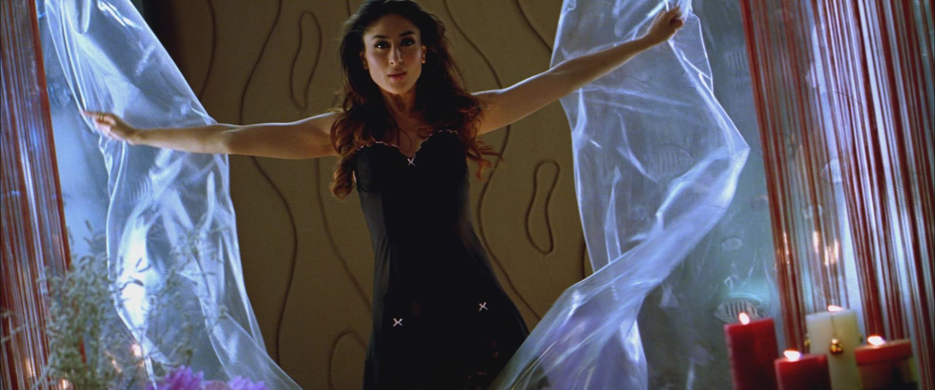 Kareena Kapoor in Kambakkht Ishq (2009)