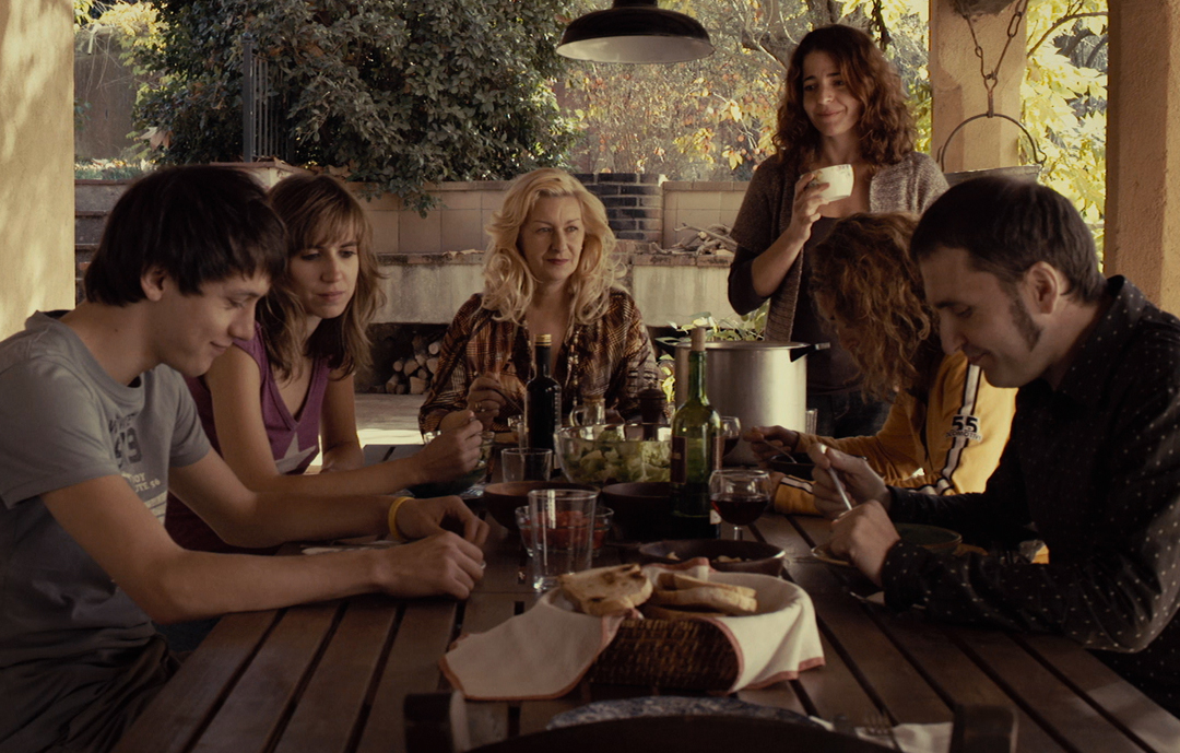 Paul Berrondo, Amparo Fernández, Maria Lanau, Nora Navas, Aina Clotet, and Marcel Borràs in Germanes (2012)