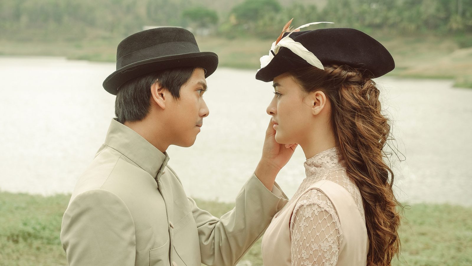 Iqbaal Dhiafakhri Ramadhan and Mawar Eva de Jongh in This Earth of Mankind (2019)