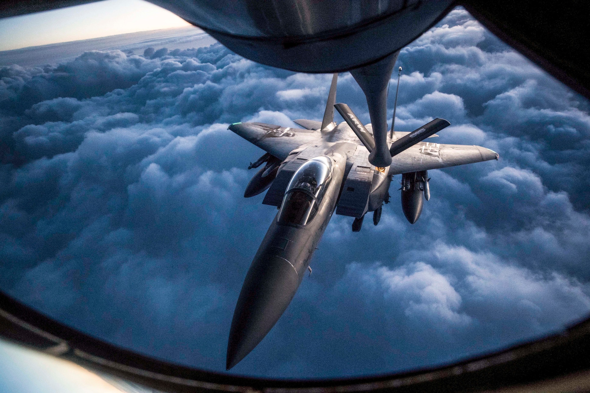 a picture of in-flight refueling