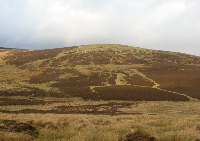 File:Middle Hill - geograph.org.uk - 294577.jpg