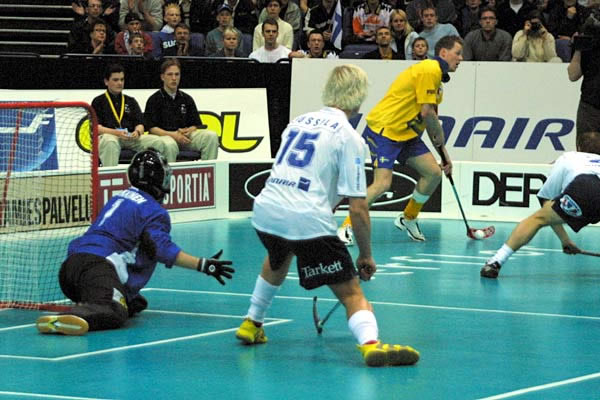 File:Floorball game.jpg