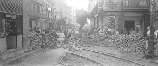 File:Semana Trágica en Torrente de la Olla y Travesera de Gracia.jpg