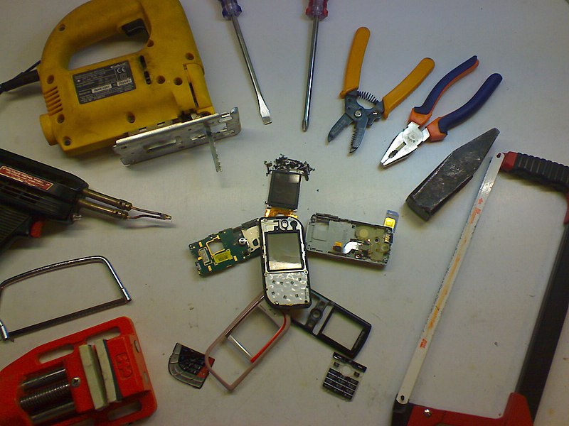 File:Mobile man - panoramio.jpg