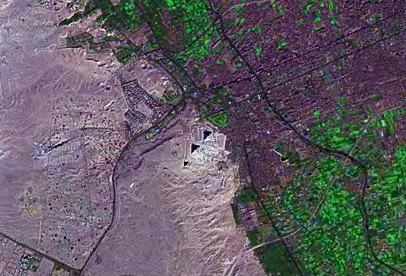 File:31.13304E 29.97858N Giza necropolis.png