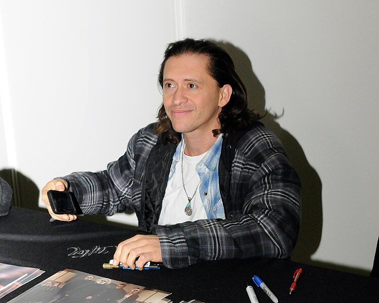 File:Clifton Collins Jr 2013.jpg