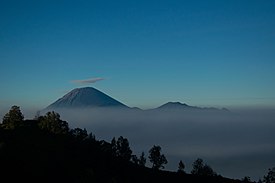 Di Atas Awan