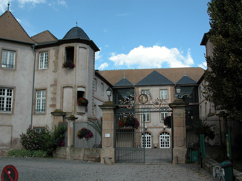 File:Mut chateau rohan 05.jpg