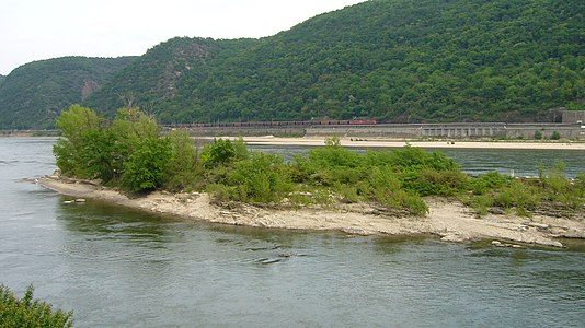 Tauberwerth bei Oberwesel - km 551