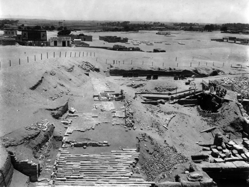 File:Excavation East of Sphinx.tif