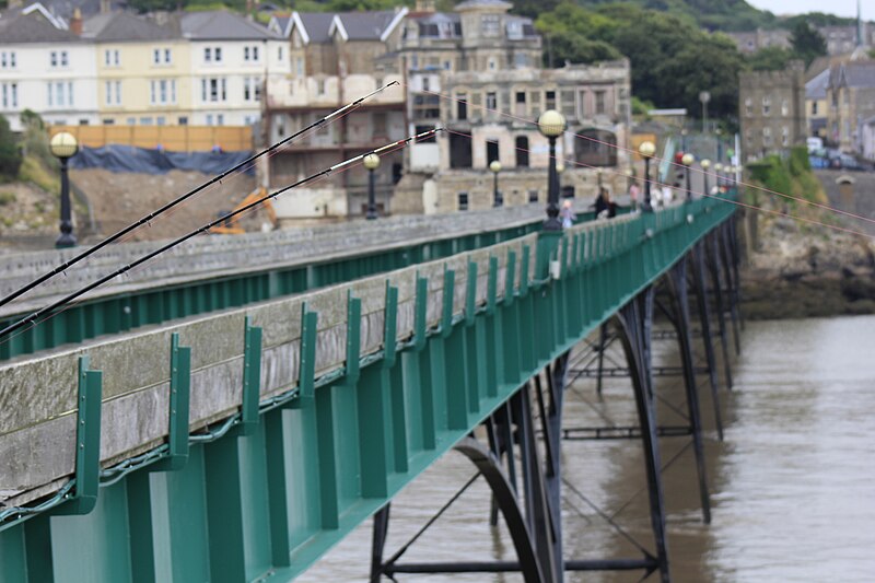 File:Clevedon Pier, support structure.JPG