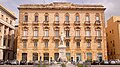 Palazzo ex Grand Hotel in Piazza Garibaldi