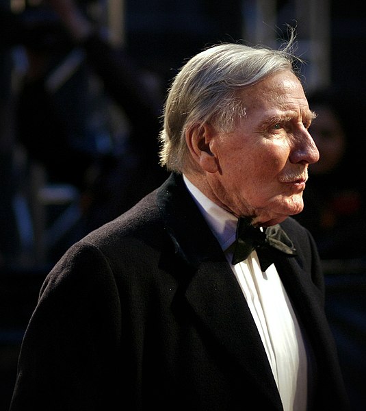 File:LesliePhillipsBAFTA07.jpg