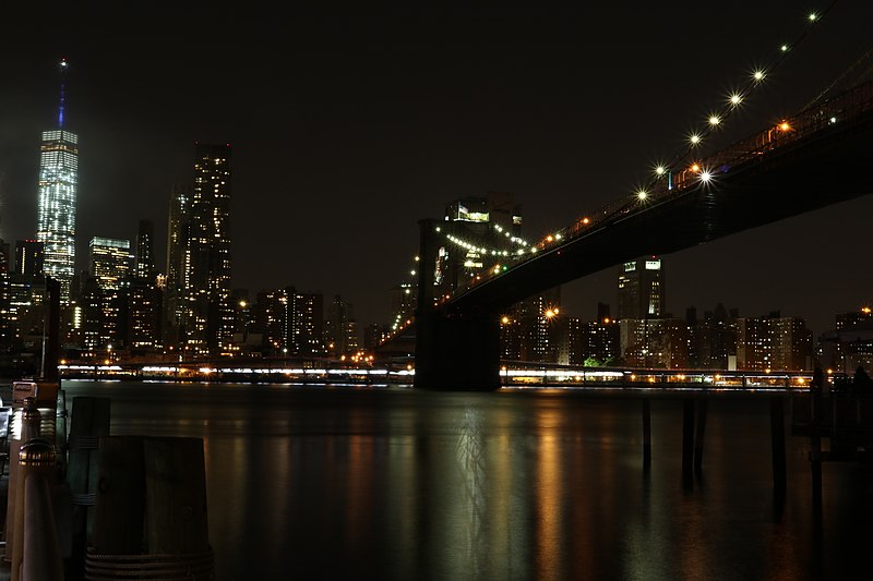 File:Brooklyn Bridge with Manhattan Background.jpg