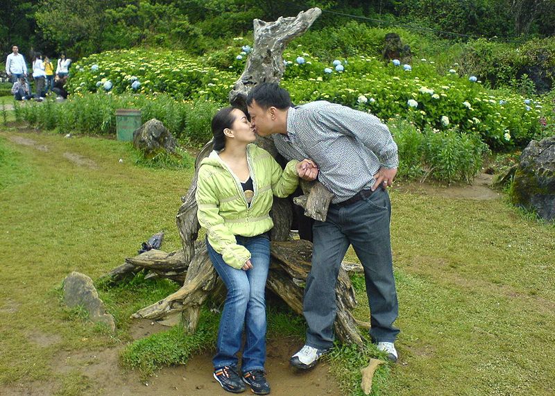 File:Sa Pa kiss.jpg