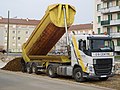 Volvo FH500 carrying land