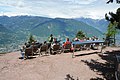 Knottnkino mit Aussicht über das Etschtal auf das Vigiljoch und den Taleingang ins Ultental