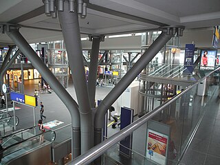 First upper floor, view to middle floor