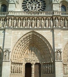 Français : façade, portail central, galerie des rois et rose