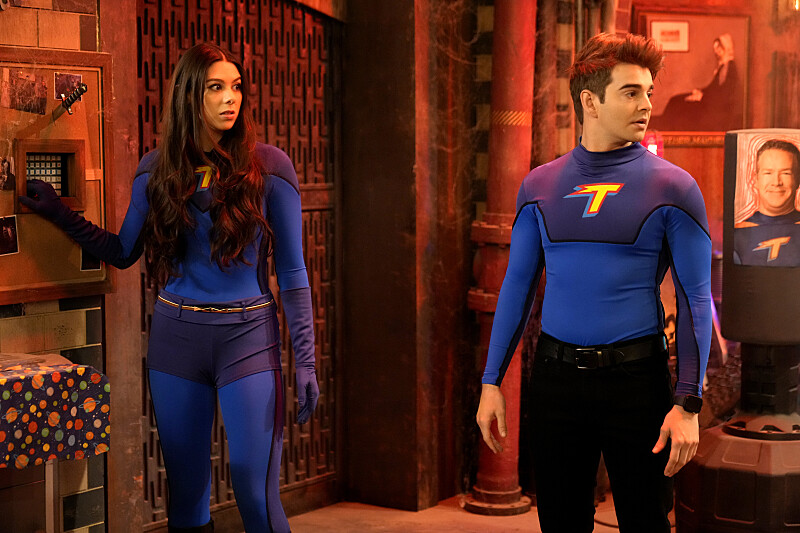 L-R: Phoebe Thunderman (Kira Kosarin) and Max Thunderman (Jack Griffo) in THE THUNDERMANS RETURN on NICKELODEON and streaming on PARAMOUNT+. Photo Credit: Scott Everett White/Nickelodeon/Paramount+