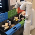 Experiment: Roboter lernen bei Google Müll sortieren