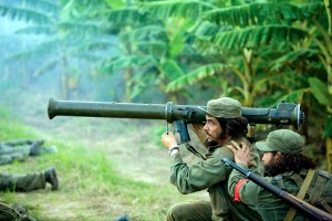 CHE: PART TWO, (CHE, aka CHE: GUERILLA, aka THE ARGENTINE), Benicio Del Toro as Che Guevara (left), 2008. ©IFC Films/Courtesy Everett Collection